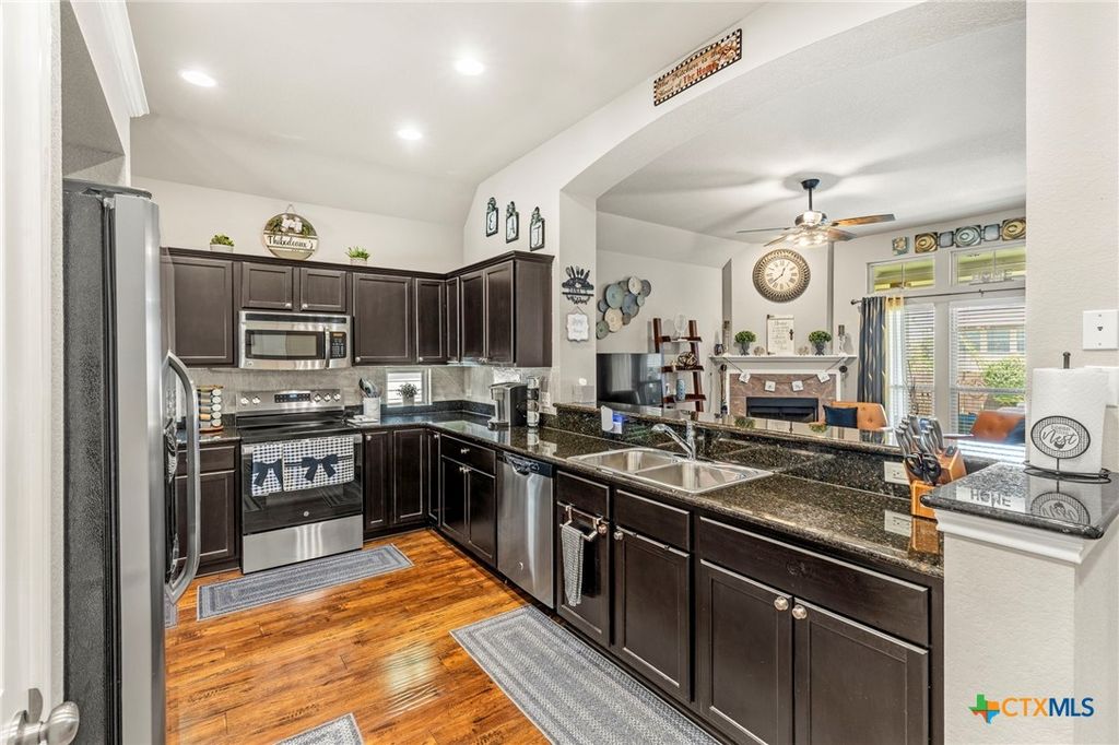 Image 5 of property listing at 1422 Neff Drive, Copperas Cove, TX 76522
