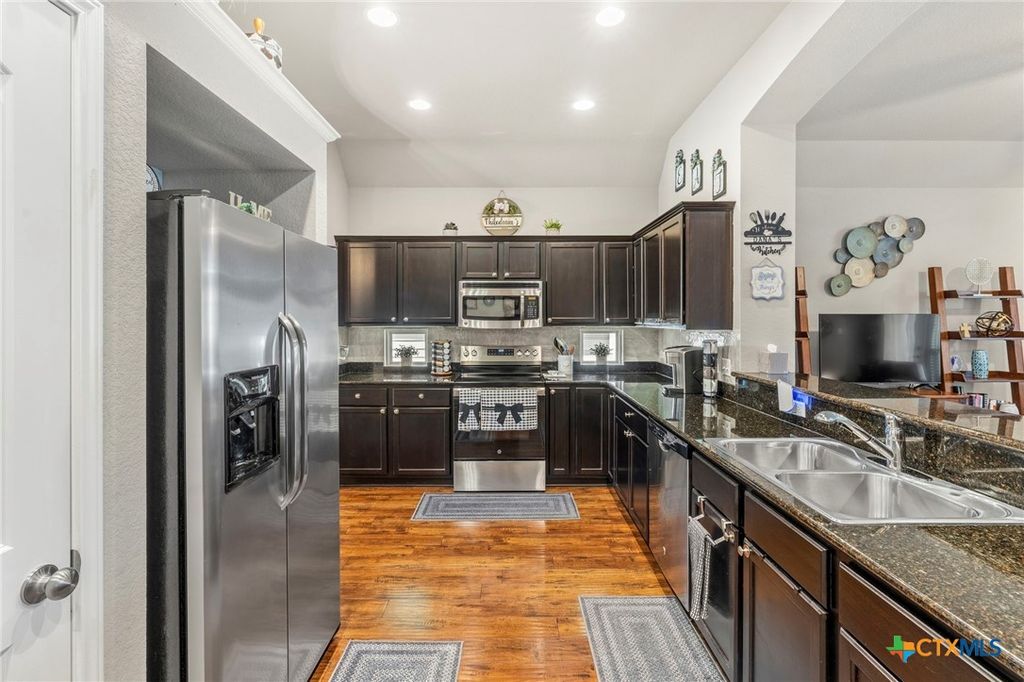 Image 6 of property listing at 1422 Neff Drive, Copperas Cove, TX 76522