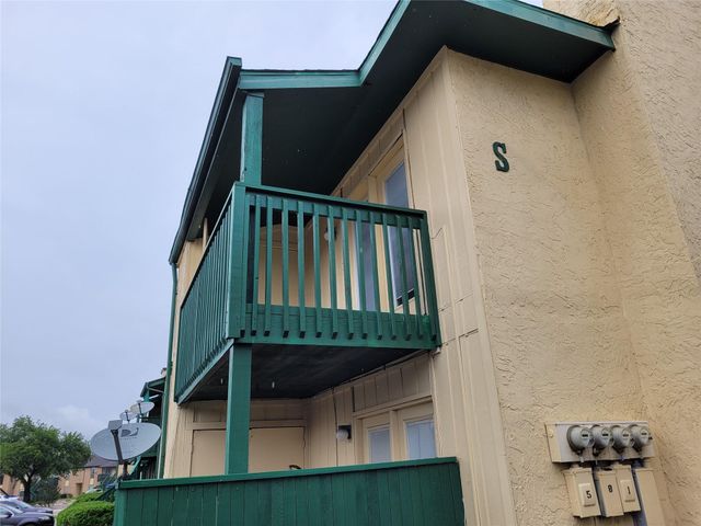 1516 Bay Area Boulevard S2, Houston, TX 77058