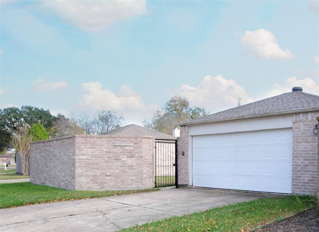 16127 Queensdale Drive, Houston, TX 77082