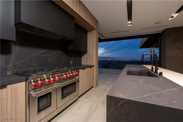 21 Rockstream Drive, Henderson, NV 89012