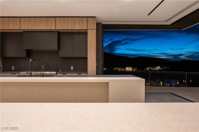 21 Rockstream Drive, Henderson, NV 89012