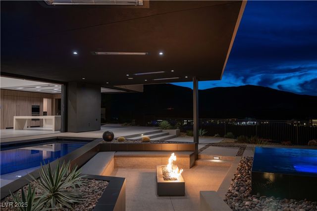 21 Rockstream Drive, Henderson, NV 89012