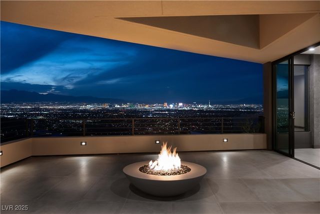 21 Rockstream Drive, Henderson, NV 89012