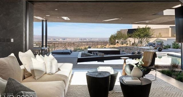 21 Rockstream Drive, Henderson, NV 89012