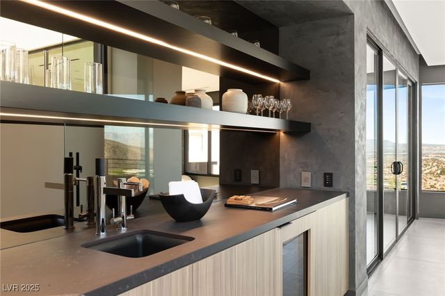 21 Rockstream Drive, Henderson, NV 89012