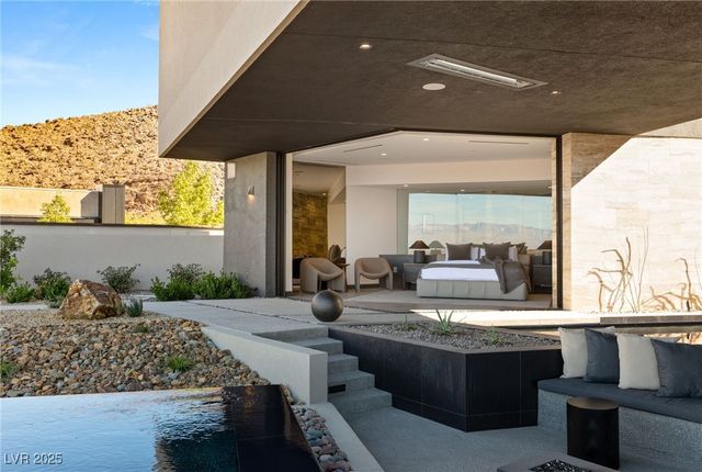 21 Rockstream Drive, Henderson, NV 89012