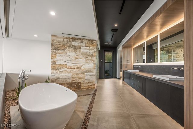 21 Rockstream Drive, Henderson, NV 89012