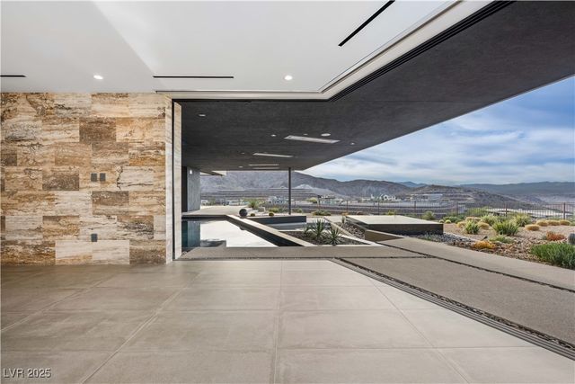 21 Rockstream Drive, Henderson, NV 89012