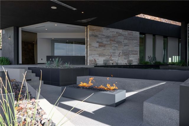 21 Rockstream Drive, Henderson, NV 89012