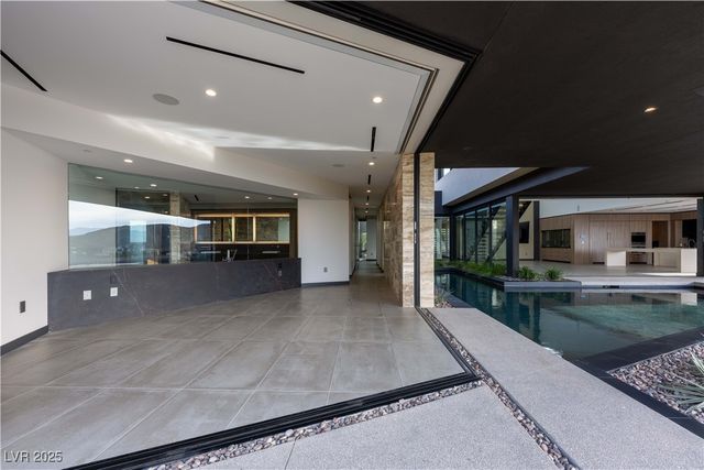 21 Rockstream Drive, Henderson, NV 89012