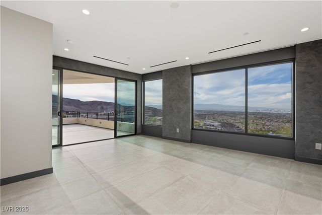 21 Rockstream Drive, Henderson, NV 89012