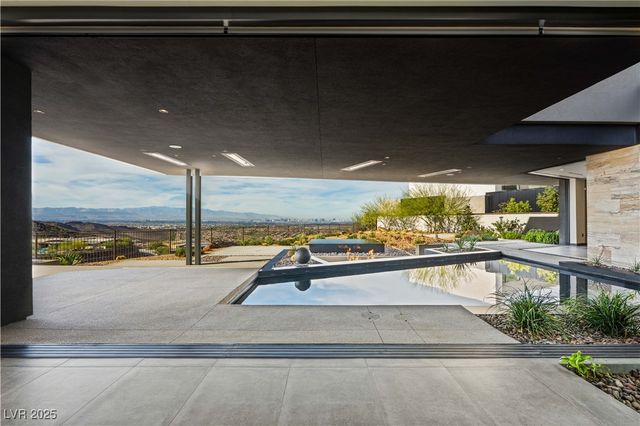 21 Rockstream Drive, Henderson, NV 89012