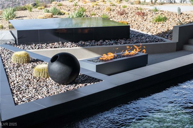 21 Rockstream Drive, Henderson, NV 89012