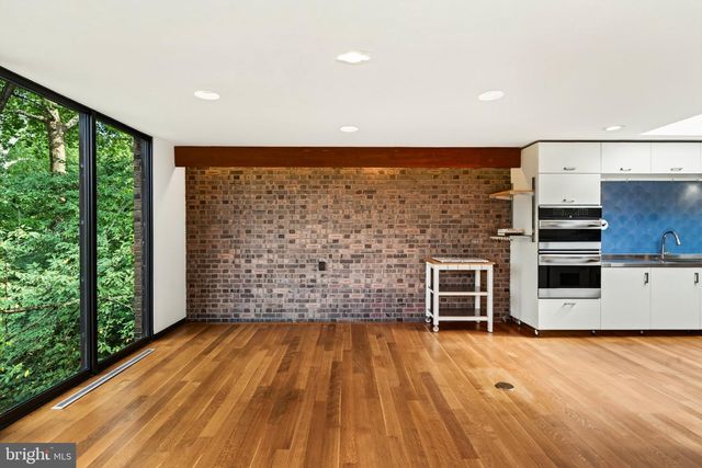 857 BRIARWOOD RD, Newtown Square, PA 19073