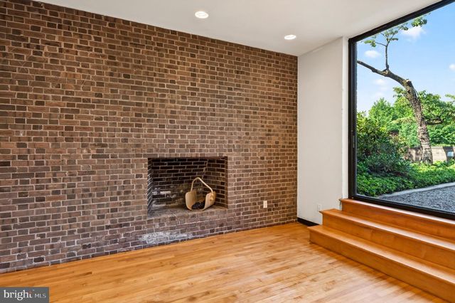 857 BRIARWOOD RD, Newtown Square, PA 19073
