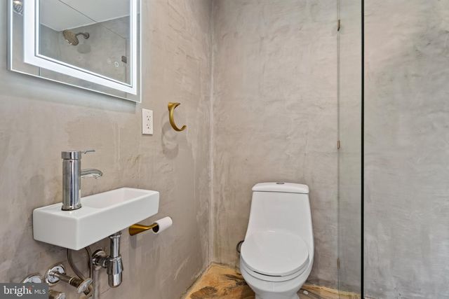 857 BRIARWOOD RD, Newtown Square, PA 19073