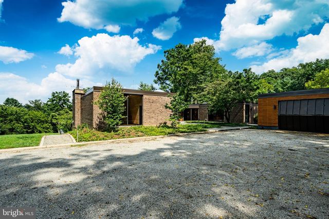 857 BRIARWOOD RD, Newtown Square, PA 19073