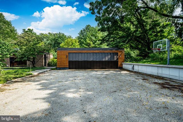 857 BRIARWOOD RD, Newtown Square, PA 19073