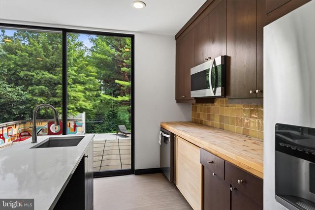 857 BRIARWOOD RD, Newtown Square, PA 19073