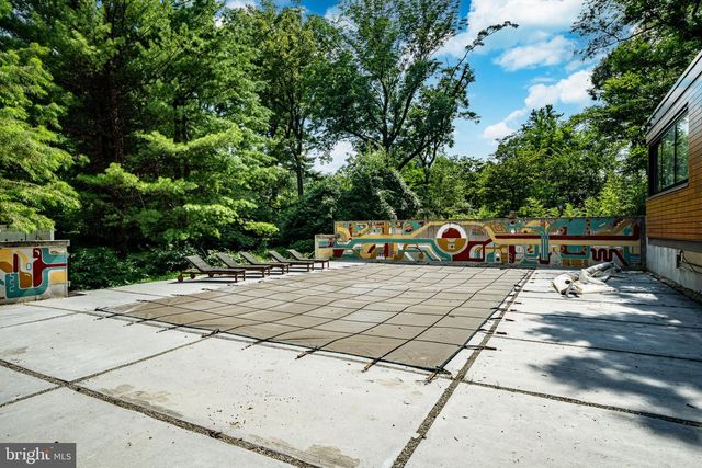 857 BRIARWOOD RD, Newtown Square, PA 19073