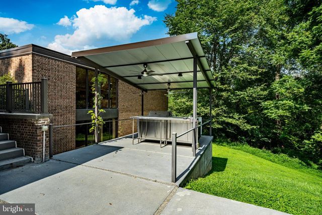 857 BRIARWOOD RD, Newtown Square, PA 19073