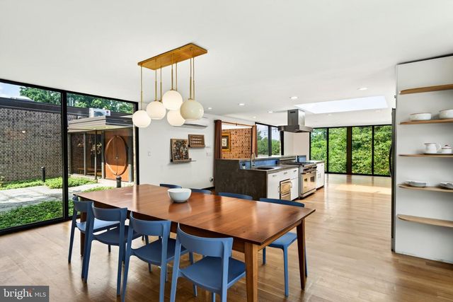 857 BRIARWOOD RD, Newtown Square, PA 19073