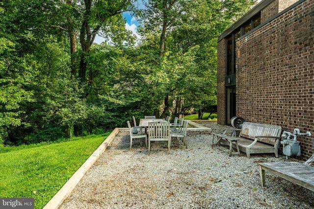 857 BRIARWOOD RD, Newtown Square, PA 19073