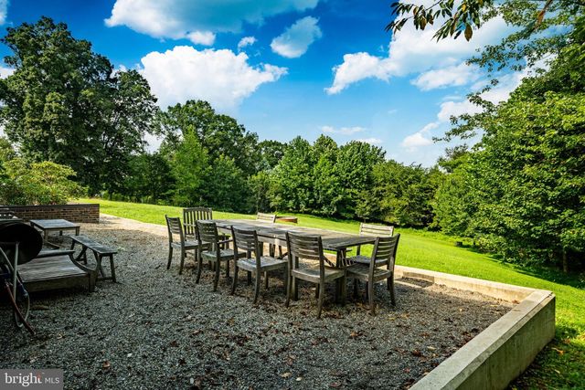 857 BRIARWOOD RD, Newtown Square, PA 19073