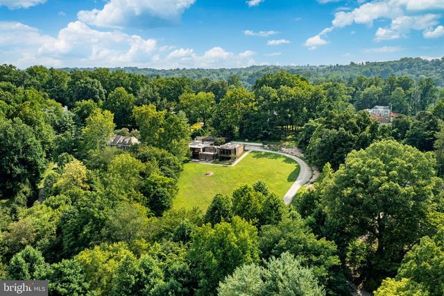 857 BRIARWOOD RD, Newtown Square, PA 19073