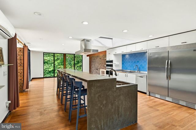 857 BRIARWOOD RD, Newtown Square, PA 19073