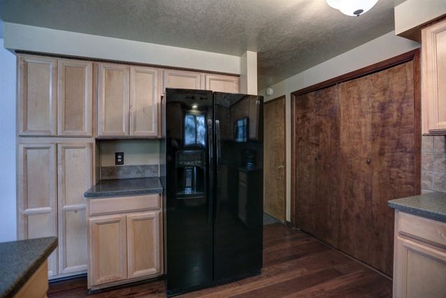 12301 W Sunridge Dr, Nine Mile Falls, WA 99026