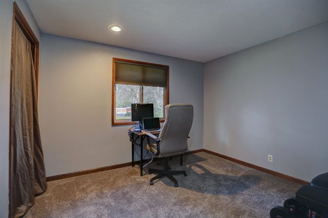 12301 W Sunridge Dr, Nine Mile Falls, WA 99026