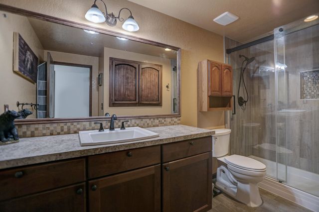 12301 W Sunridge Dr, Nine Mile Falls, WA 99026