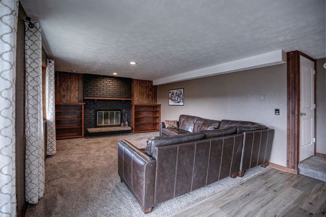 12301 W Sunridge Dr, Nine Mile Falls, WA 99026