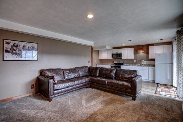 12301 W Sunridge Dr, Nine Mile Falls, WA 99026