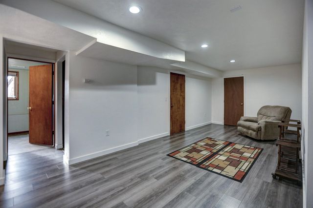 12301 W Sunridge Dr, Nine Mile Falls, WA 99026
