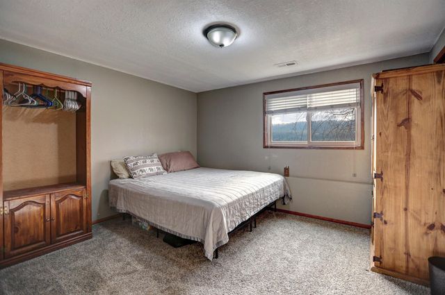 12301 W Sunridge Dr, Nine Mile Falls, WA 99026