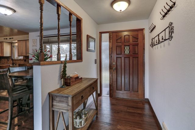 12301 W Sunridge Dr, Nine Mile Falls, WA 99026