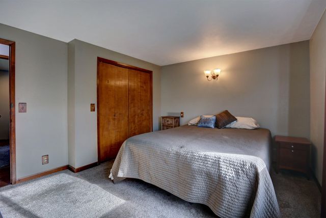 12301 W Sunridge Dr, Nine Mile Falls, WA 99026