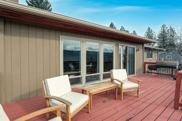 12301 W Sunridge Dr, Nine Mile Falls, WA 99026
