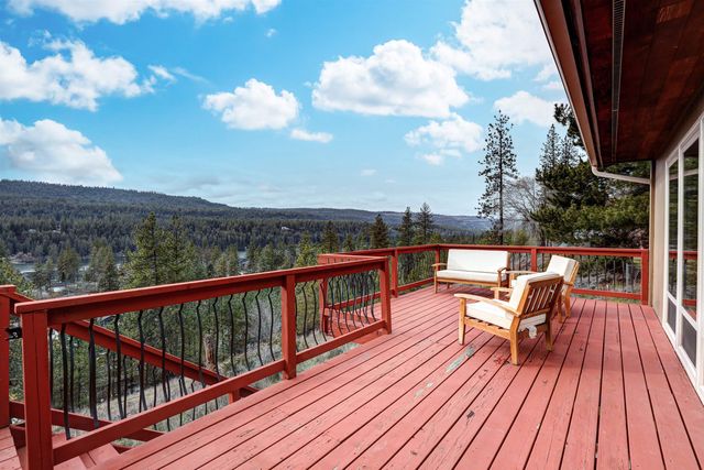 12301 W Sunridge Dr, Nine Mile Falls, WA 99026