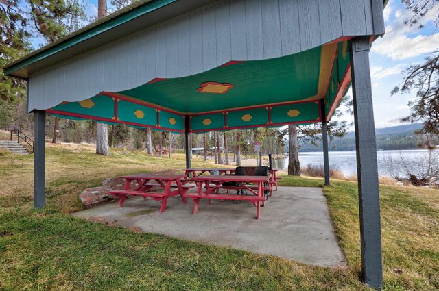 12301 W Sunridge Dr, Nine Mile Falls, WA 99026