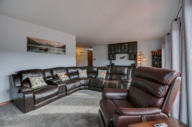 12301 W Sunridge Dr, Nine Mile Falls, WA 99026