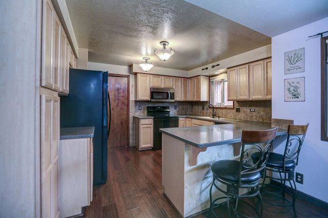 12301 W Sunridge Dr, Nine Mile Falls, WA 99026
