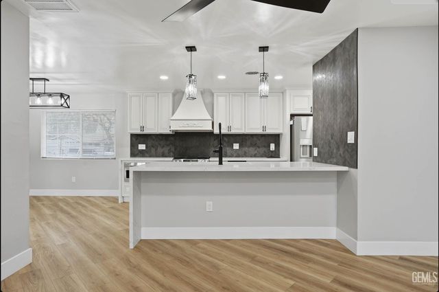 112 Angell Street, Bakersfield, CA 93309