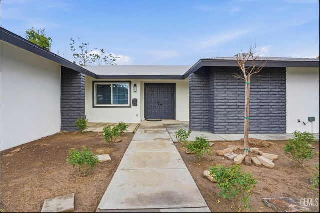 112 Angell Street, Bakersfield, CA 93309