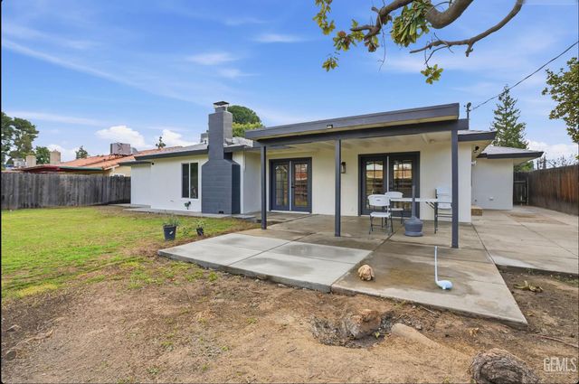 112 Angell Street, Bakersfield, CA 93309