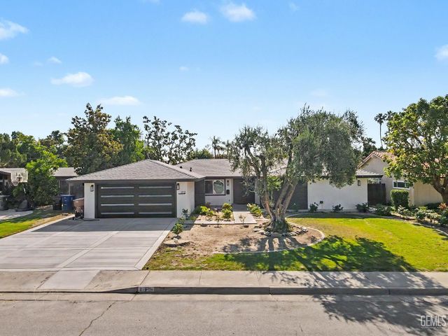 112 Angell Street, Bakersfield, CA 93309