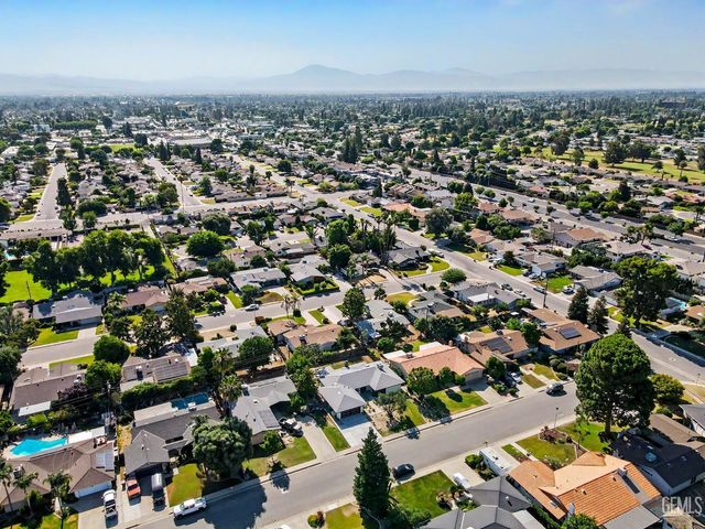 112 Angell Street, Bakersfield, CA 93309